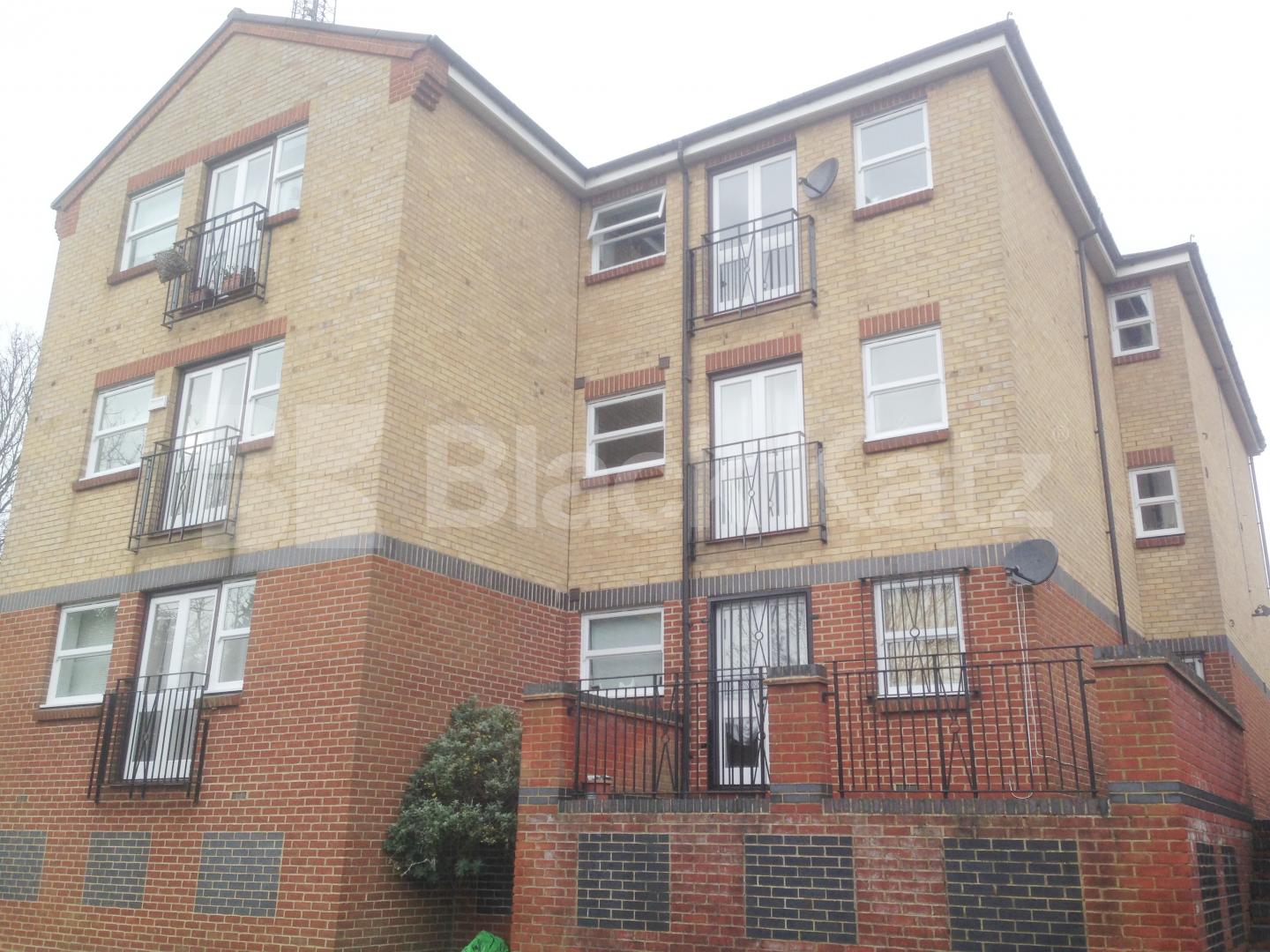 			LET, 3 Bedroom, 1 bath, 1 reception Apartment			 Baxter House Horniman Drive , Forest Hill